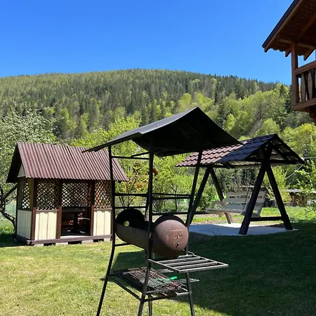 ロッジ «дем'янів двір»