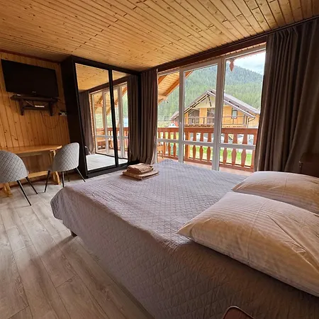 ロッジ «дем'янів двір»