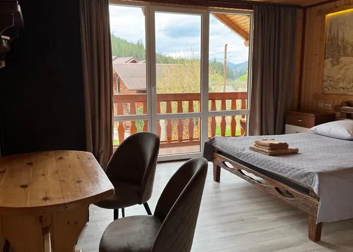 Lodge «дем'янів двір» Tatariv